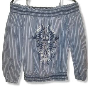 EUC, Chambray Off the Shoulder Embroidery Striped top sz Small